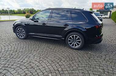 Внедорожник / Кроссовер Audi Q7 2021 в 