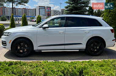 Позашляховик / Кросовер Audi Q7 2018 в 
