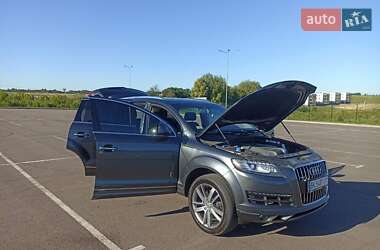 Внедорожник / Кроссовер Audi Q7 2015 в 