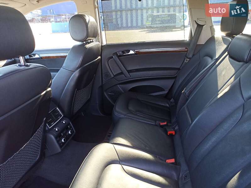 Внедорожник / Кроссовер Audi Q7 2015 в Ровно