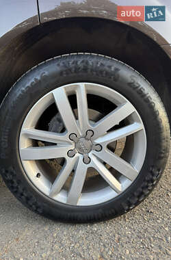 Внедорожник / Кроссовер Audi Q7 2011 в 