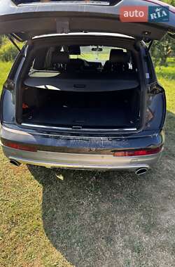 Позашляховик / Кросовер Audi Q7 2007 в 