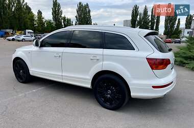 Позашляховик / Кросовер Audi Q7 2008 в 