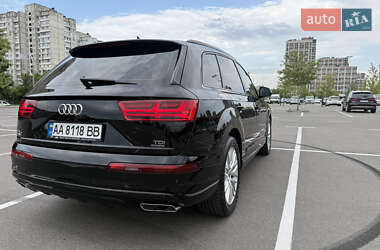 Позашляховик / Кросовер Audi Q7 2017 в 
