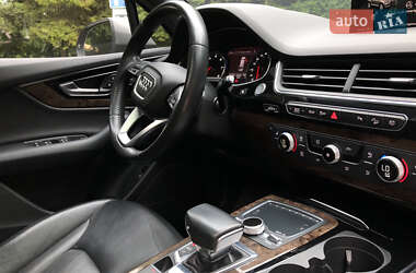 Внедорожник / Кроссовер Audi Q7 2017 в 