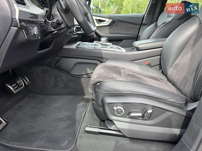 Позашляховик / Кросовер Audi Q7 2018 в Ковелі