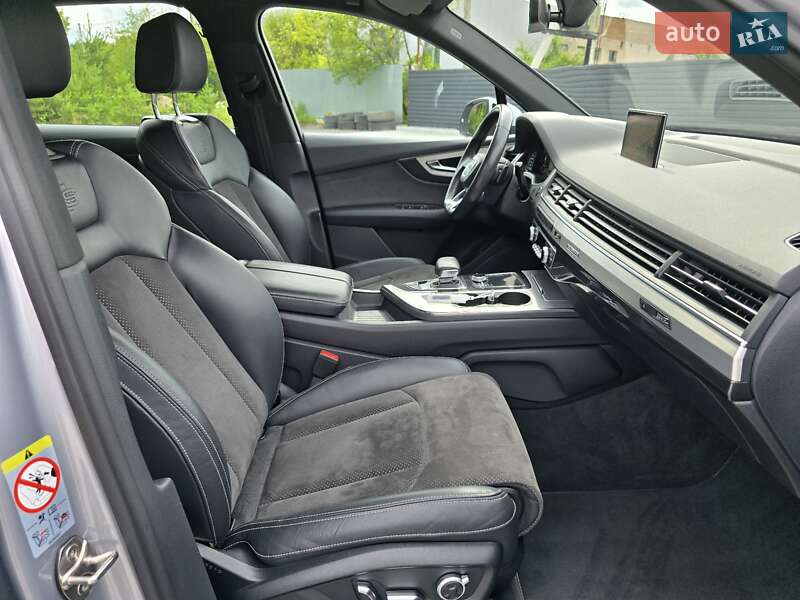 Позашляховик / Кросовер Audi Q7 2018 в Ковелі