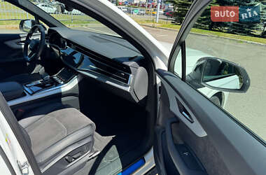 Внедорожник / Кроссовер Audi Q7 2022 в 