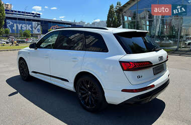 Внедорожник / Кроссовер Audi Q7 2022 в 