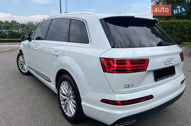 Внедорожник / Кроссовер Audi Q7 2018 в 