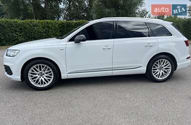 Внедорожник / Кроссовер Audi Q7 2018 в 