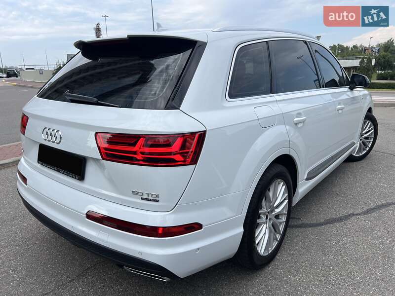 Позашляховик / Кросовер Audi Q7 2018 в Києві
