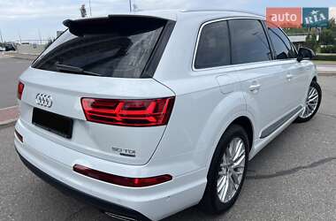 Внедорожник / Кроссовер Audi Q7 2018 в 