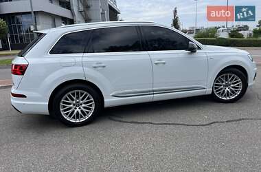 Внедорожник / Кроссовер Audi Q7 2018 в 