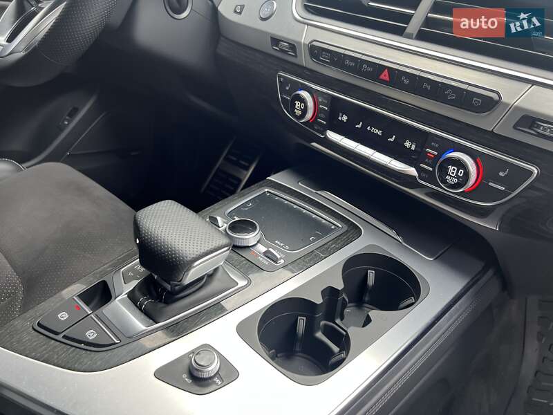 Позашляховик / Кросовер Audi Q7 2018 в Києві