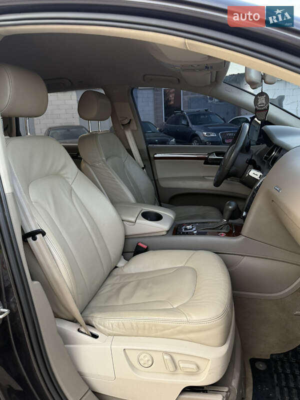 Позашляховик / Кросовер Audi Q7 2006 в Рівному