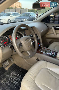 Позашляховик / Кросовер Audi Q7 2006 в 
