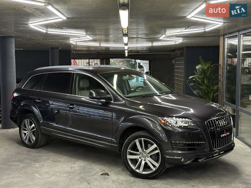 Внедорожник / Кроссовер Audi Q7 2012 в 