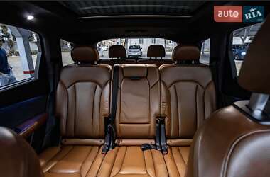 Позашляховик / Кросовер Audi Q7 2017 в 