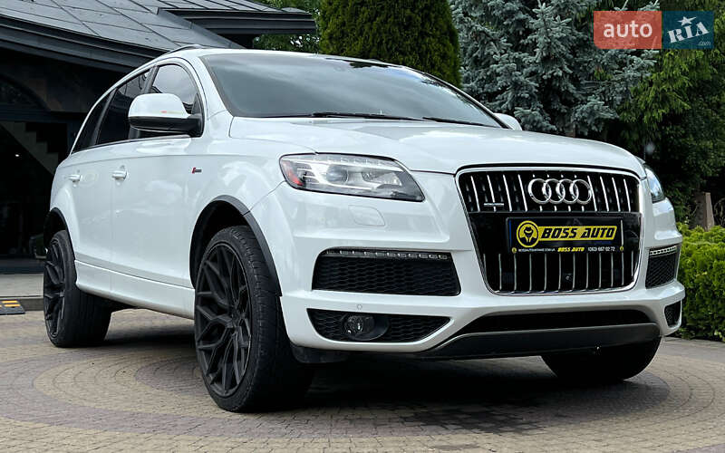 Позашляховик / Кросовер Audi Q7 2015 в 