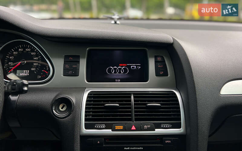 Позашляховик / Кросовер Audi Q7 2015 в Львові