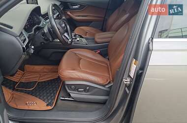 Позашляховик / Кросовер Audi Q7 2016 в 