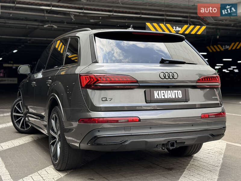 Внедорожник / Кроссовер Audi Q7 2020 в Киеве
