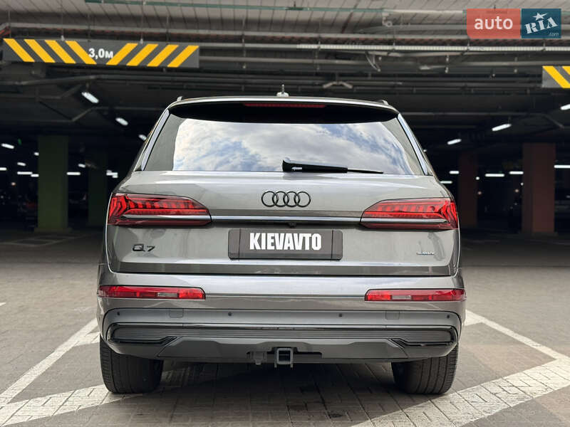 Внедорожник / Кроссовер Audi Q7 2020 в Киеве