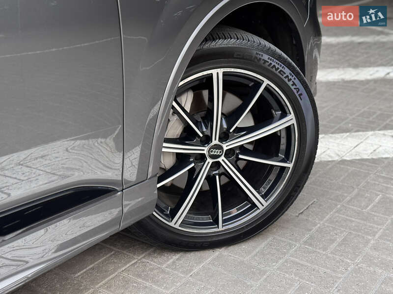 Внедорожник / Кроссовер Audi Q7 2020 в Киеве