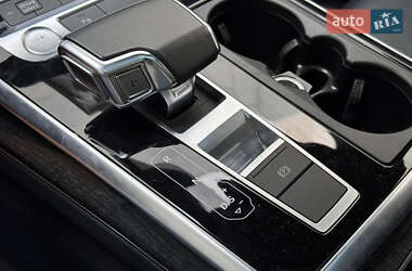 Позашляховик / Кросовер Audi Q7 2020 в 