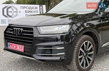 Позашляховик / Кросовер Audi Q7 2017 в 