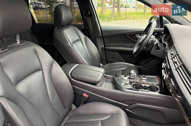 Позашляховик / Кросовер Audi Q7 2017 в 