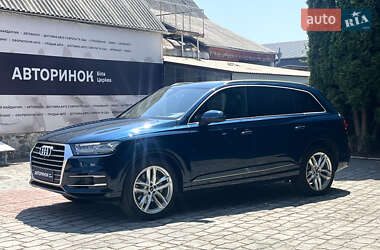 Позашляховик / Кросовер Audi Q7 2018 в 