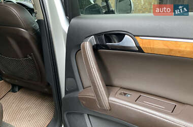 Позашляховик / Кросовер Audi Q7 2006 в 