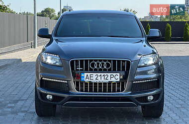 Позашляховик / Кросовер Audi Q7 2015 в 