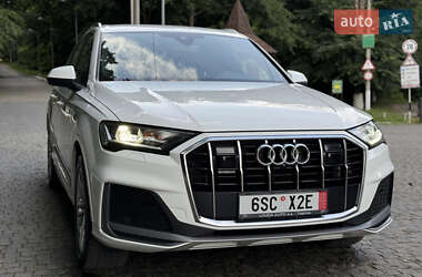 Позашляховик / Кросовер Audi Q7 2022 в 