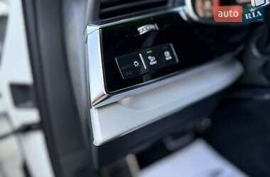 Позашляховик / Кросовер Audi Q7 2022 в 