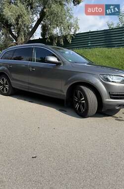 Позашляховик / Кросовер Audi Q7 2015 в 