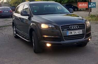 Внедорожник / Кроссовер Audi Q7 2008 в 