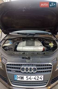Внедорожник / Кроссовер Audi Q7 2008 в 