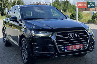 Позашляховик / Кросовер Audi Q7 2018 в 