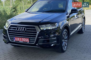 Позашляховик / Кросовер Audi Q7 2018 в 