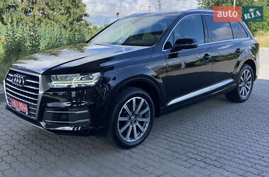 Позашляховик / Кросовер Audi Q7 2018 в 