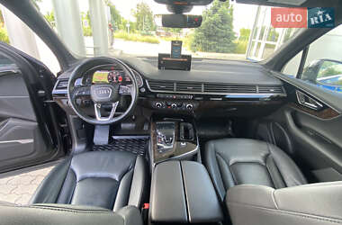 Позашляховик / Кросовер Audi Q7 2018 в 