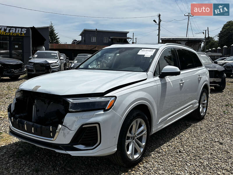 Позашляховик / Кросовер Audi Q7 2025 в 