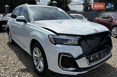 Позашляховик / Кросовер Audi Q7 2025 в 