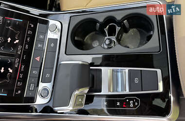 Позашляховик / Кросовер Audi Q7 2025 в 