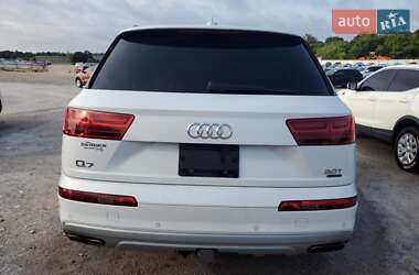 Позашляховик / Кросовер Audi Q7 2018 в 