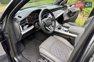 Позашляховик / Кросовер Audi Q7 2021 в 