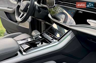 Позашляховик / Кросовер Audi Q7 2021 в 